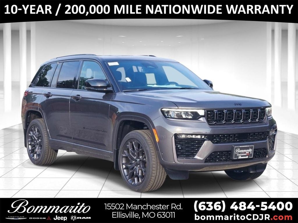 2026 Jeep Grand Cherokee Summit in Gray Metallic — front three-quarter view