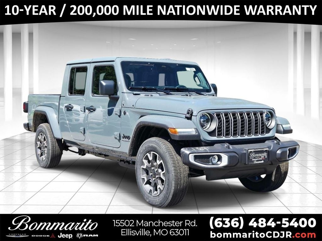 2026 Jeep Gladiator Sahara in Anvil Clearcoat — front three-quarter view