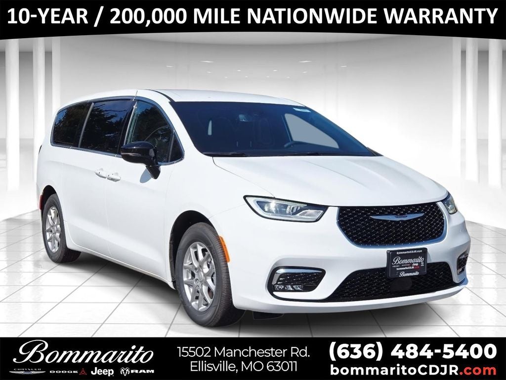 2026 Chrysler Pacifica Select in Bright White Clearcoat — front three-quarter view