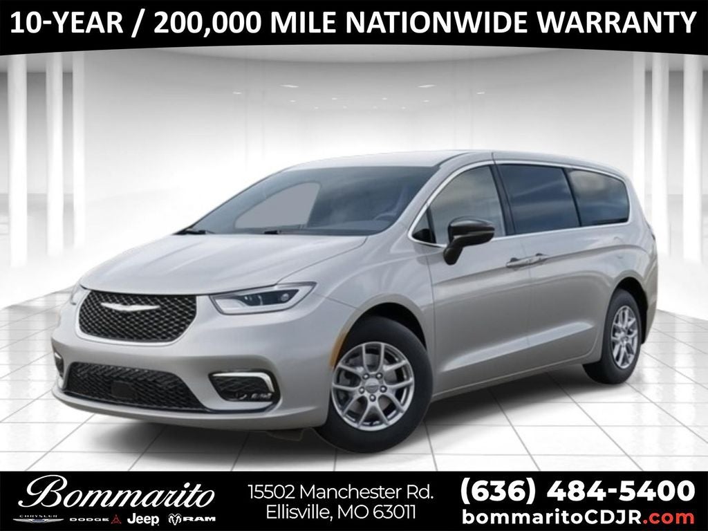 2026 Chrysler Pacifica Select in Silver Mist Clearcoat — front three-quarter view