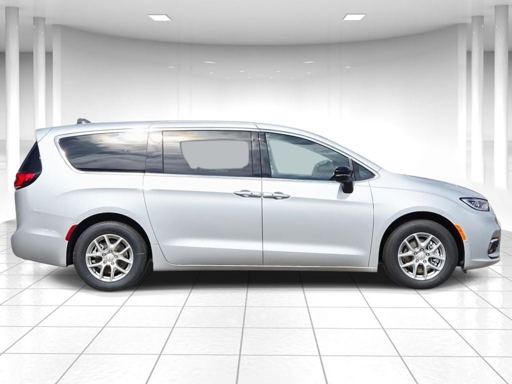 2026 Chrysler Pacifica — side profile view