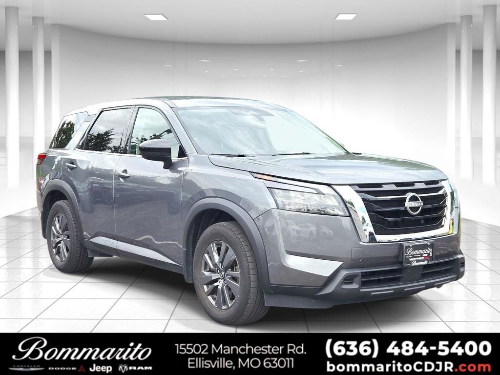 2024 Nissan Pathfinder S in Gun Metallic — front three-quarter view